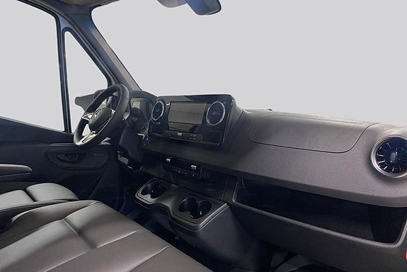 Mercedes-Benz Sprinter 319 16 of 22