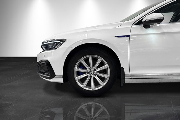 Volkswagen Passat 3 of 5