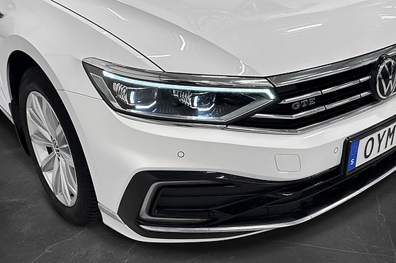 Volkswagen Passat 9 of 25