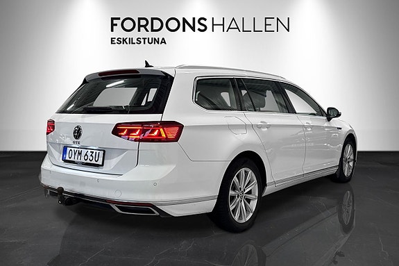 Volkswagen Passat 7 of 25
