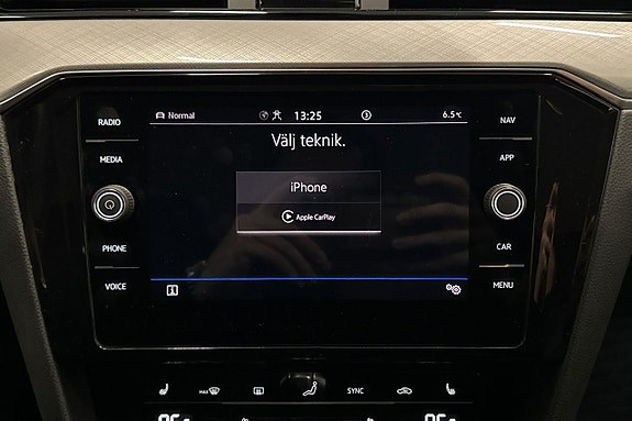 Volkswagen Passat 18 of 25