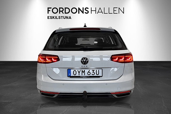 Volkswagen Passat 6 of 25