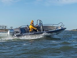 Faster 495 XC 2026 med Suzuki DF60, GPS