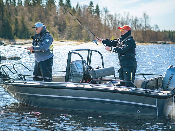 Faster 495 XC 2026 med Suzuki DF60, GPS