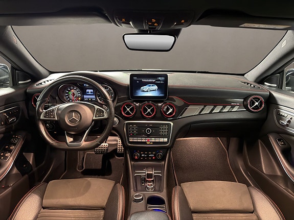 Mercedes-Benz CLA45 11 of 18