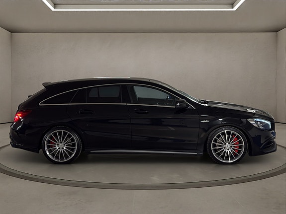 Mercedes-Benz CLA45 12 of 18