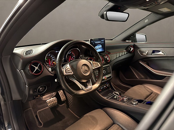 Mercedes-Benz CLA45 3 of 5