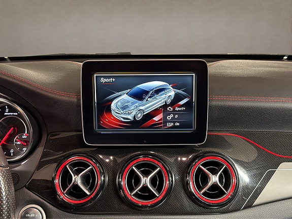 Mercedes-Benz CLA45 16 of 18