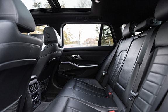 BMW 330d 11 of 22