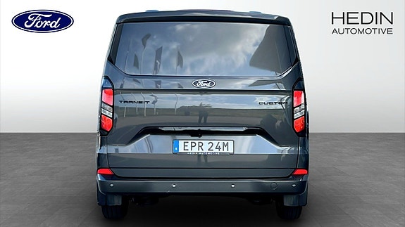 Ford Transit Custom 7 of 11