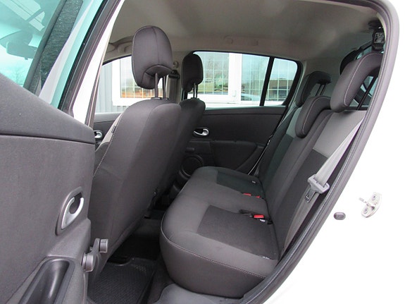 Renault Clio 13 of 14