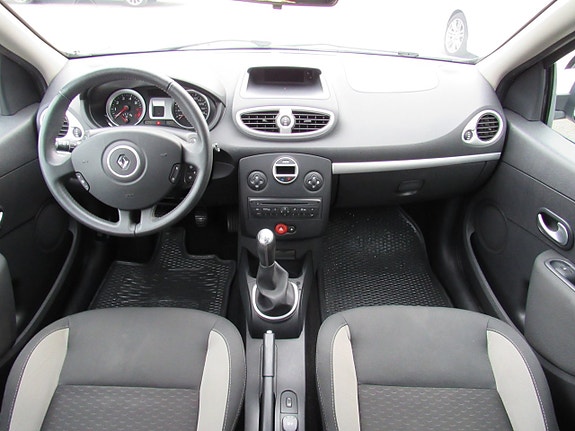 Renault Clio 14 of 14