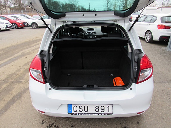 Renault Clio 8 of 14