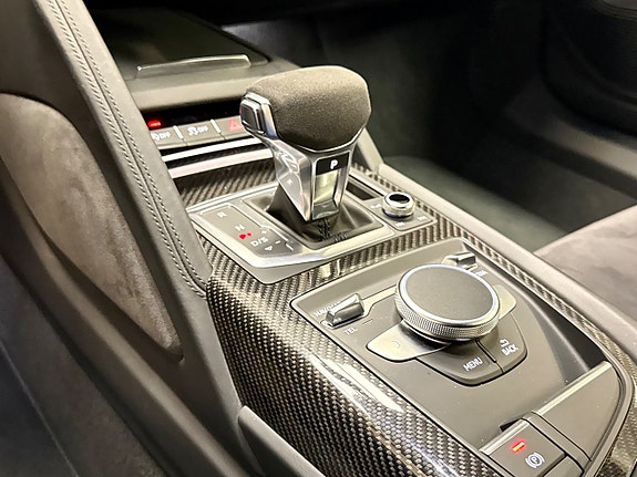 Audi R8 12 of 24