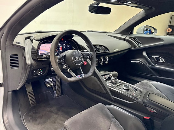Audi R8 9 of 24