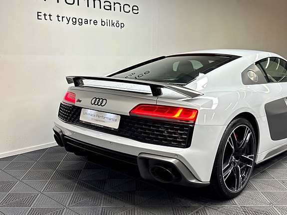 Audi R8 6 of 24