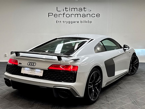 Audi R8 2 of 5