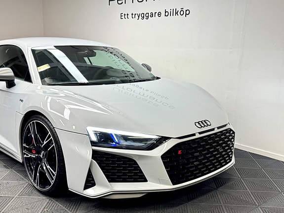 Audi R8 4 of 5