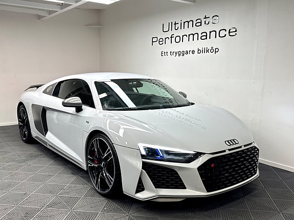 Audi R8 3 of 5