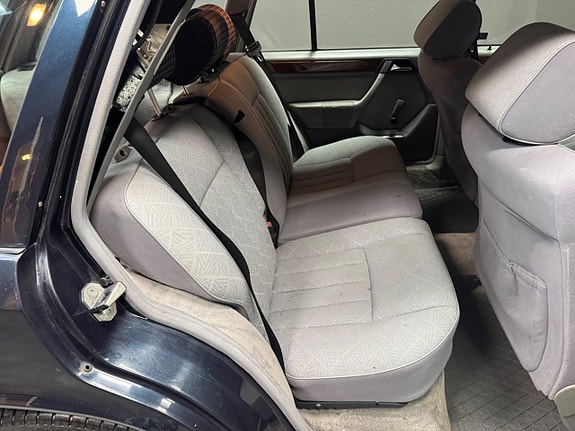 Mercedes-Benz E200 9 of 10