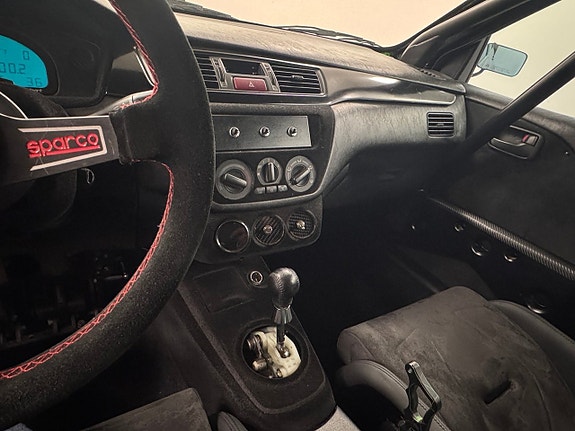 Mitsubishi Lancer 9 of 19