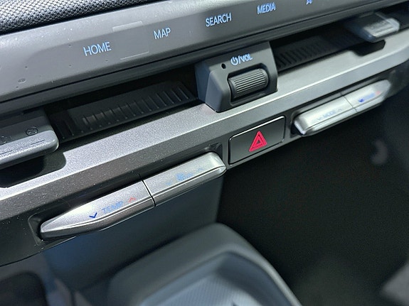 Kia EV3 2 of 14