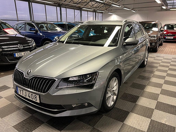 Skoda Superb 2 of 5