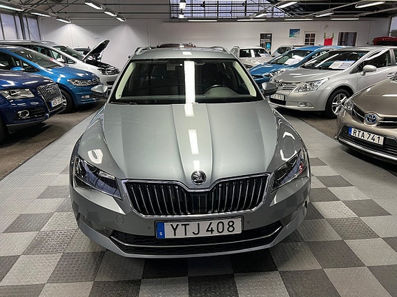 Skoda Superb 6 of 17