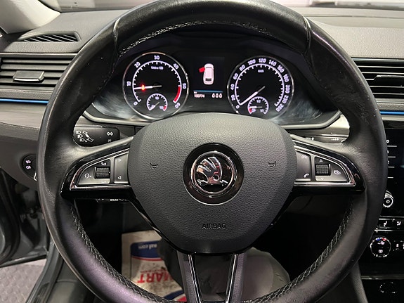 Skoda Superb 14 of 17
