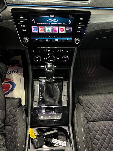 Skoda Superb 15 of 17