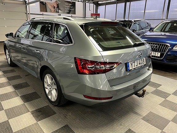 Skoda Superb 3 of 5