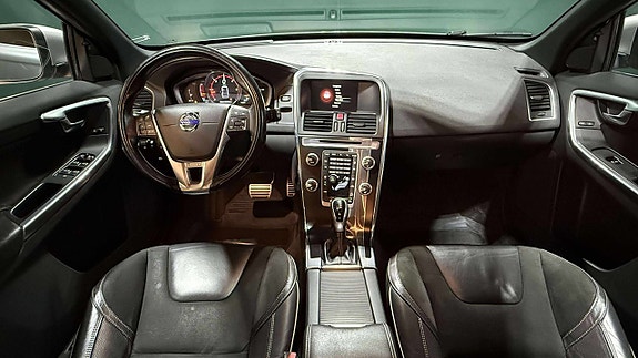 Volvo XC60 6 of 26