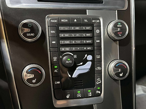 Volvo XC60 11 of 26