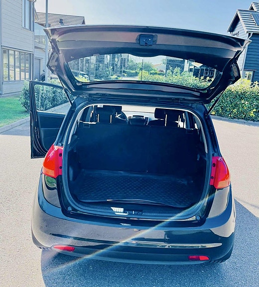 Kia Venga 2 of 5