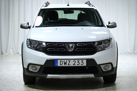 Dacia Sandero Stepway 2 of 5