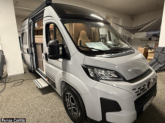 Bürstner Eliseo C 644 Autmat soffa bak drop down långbädd