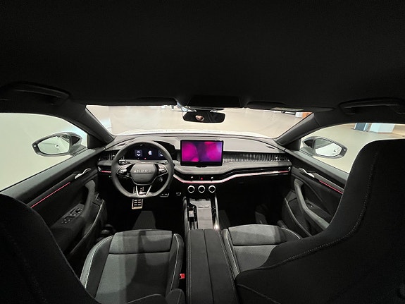 Skoda Superb 18 of 18