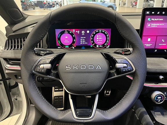 Skoda Superb 13 of 18