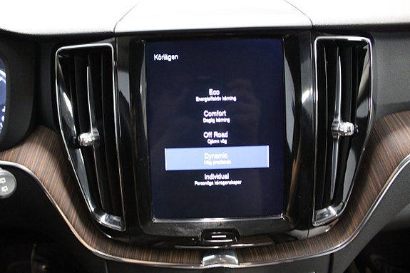 Volvo XC60 13 of 15