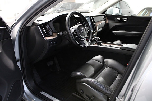 Volvo XC60 5 of 5