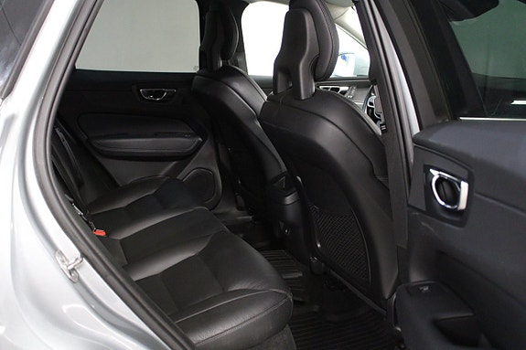 Volvo XC60 8 of 15