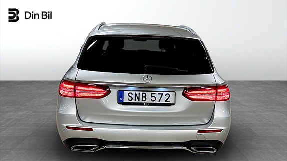 Mercedes-Benz E200 5 of 5