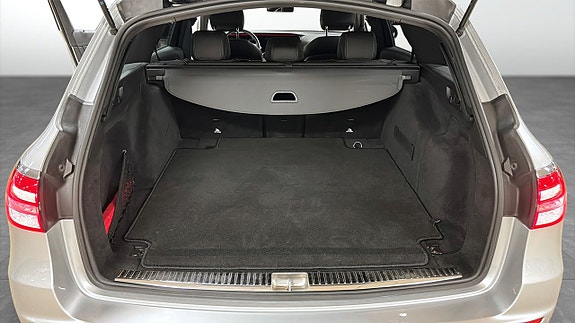Mercedes-Benz E200 12 of 14
