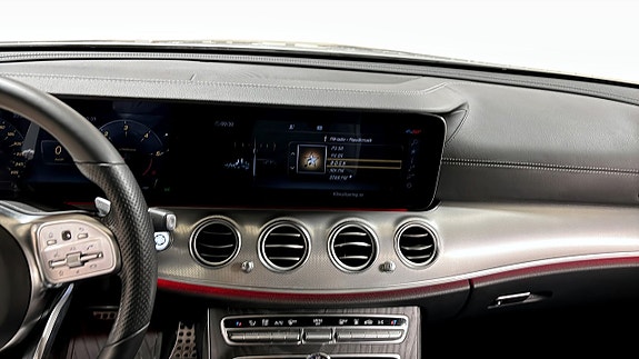 Mercedes-Benz E200 9 of 14