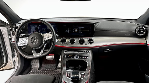 Mercedes-Benz E200 10 of 14
