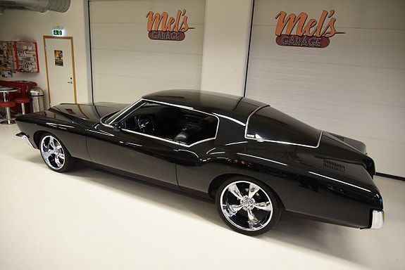 Buick Riviera 29 of 30