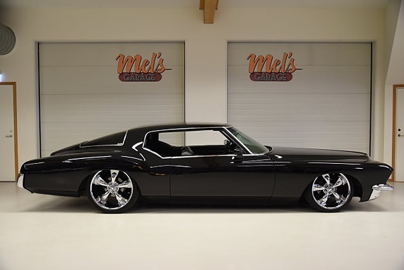 Buick Riviera 7 of 30