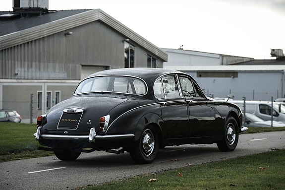 Daimler 2.5 Litre V8 9 of 16