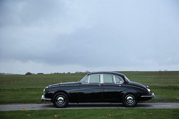 Daimler 2.5 Litre V8 6 of 16