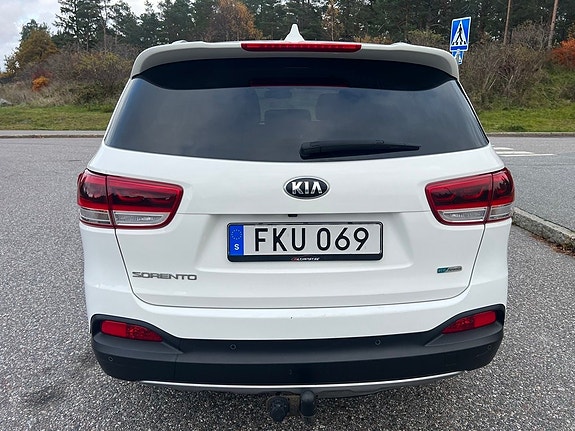 Kia Sorento 3 of 5